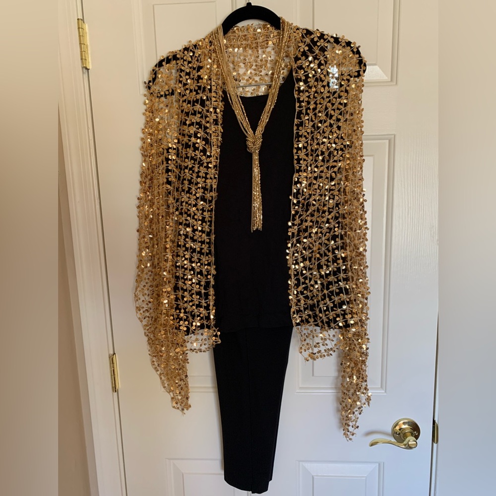 NWT GOLD sequined evening wrap / shawl. One size.  Stunning! - Picture 5 of 7